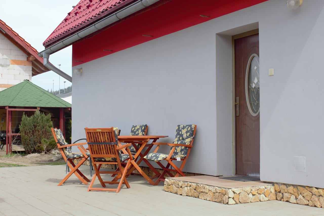 Petunia-Dom S Dvoma Spalnami Bešeňová Exterior foto